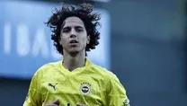 Emre Demir imzalıyor