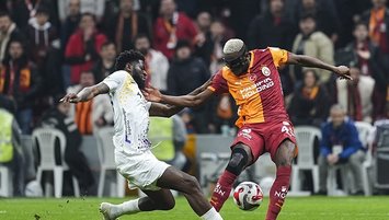 Victor Osimhen bu kez attırdı