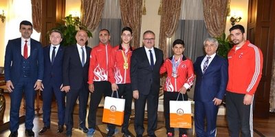 Vali Karaloğlu, şampiyon sporcuları kabul etti