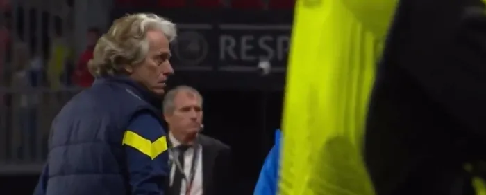 Rennes Fenerbahçe maçında Jorge Jesus çılgına döndü! Tribünler... - 3