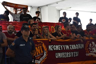 Galatasaray kaflesine Konya’da coşkulu karşılama