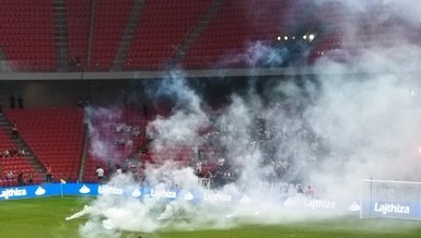 Tirana Beşiktaş maçı gecikmeli başladı! İlk düdük öncesi olay