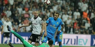 6 maçta 19 gol attı