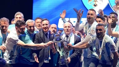 Erzurumspor FK şampiyonluk kupasını aldı!