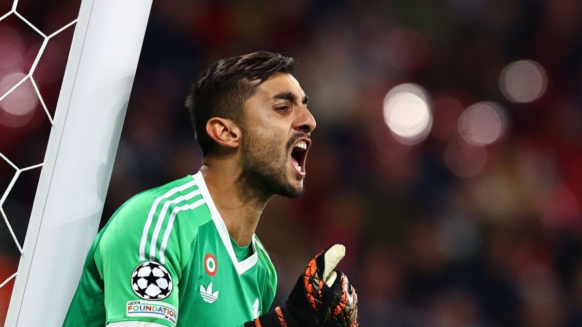 TRANSFER HABERİ: Fenerbahçe'den İtalyan eldivene kanca! Livakovic'in yerine gelecek TRANSFER HABERİ: Fenerbahçe'den İtalyan eldivene kanca! Livakovic'in yerine gelecek