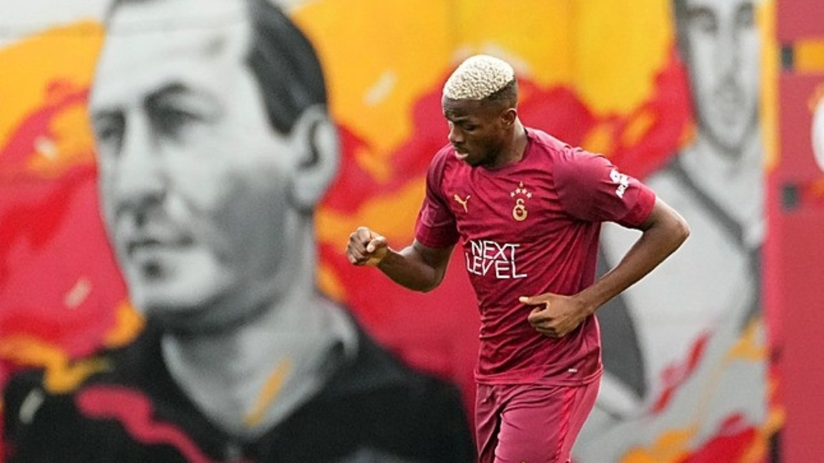 Victor Osimhen, Galatasaray'da İlk Adımı Attı: Sarı-Kırmızılılarda Antrenmana Katıldı!