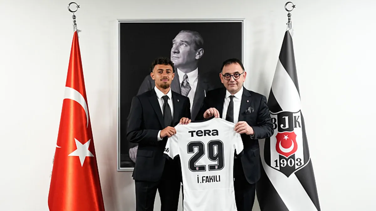 Beşiktaş'ın yeni transferi İlhan Fakılı: Bu forma için her şeyimi vereceğim!