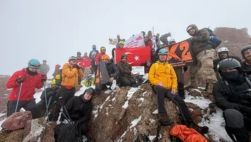 Erciyes’e ‘Zafer’ tırmanışı