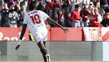 Mendy Sevilla'da kalacak