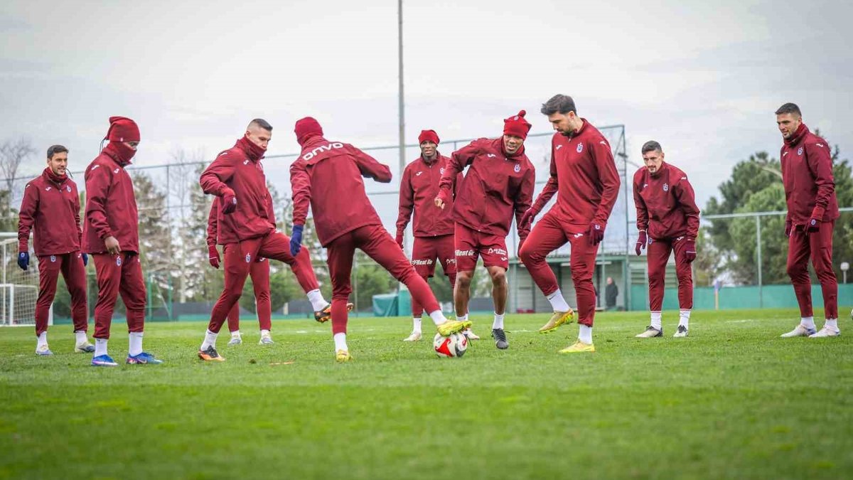 Trabzonspor hazırlıklarını tamamlayarak İstanbul’a hareket etti!