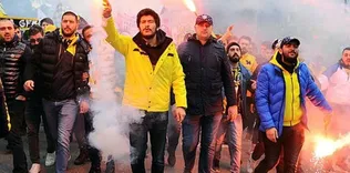 Fenerbahçeli taraftarlardan protesto