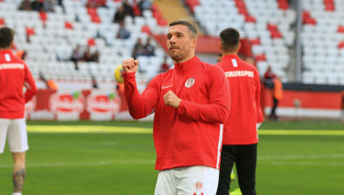 Antalyasporlu Lukas Podolski'den Avrupa Süper Ligi'ne tepki