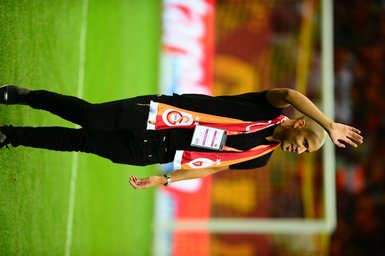 Yeni transfer Feghouli Türk Telekom Stadı’nda!