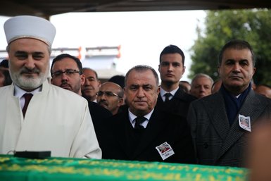 Galatasaray Teknik Direktörü Fatih Terim’in babası son yolculuğuna uğurlandı