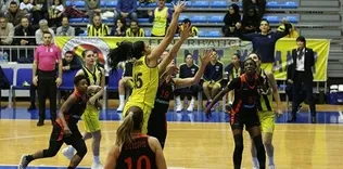 Fenerbahçe seride 1-0 geriye düştü