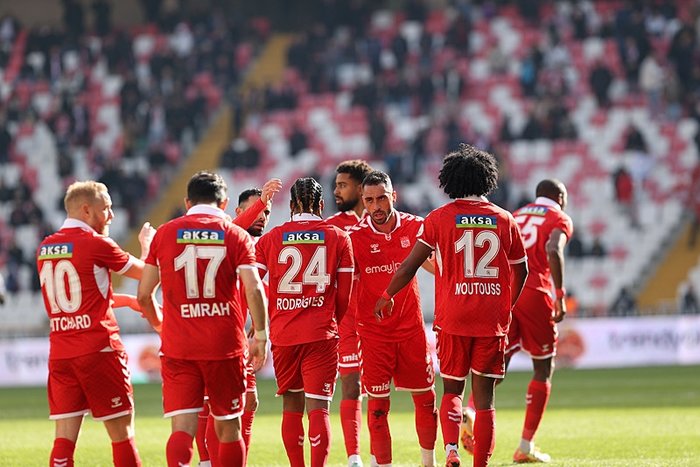 muhtemel-11-trabzonspor-net-global-sivasspor-maci-ne-zaman-saat-kacta-ve-hangi-kanalda-trendyol-super-lig-1737354260729.jpeg