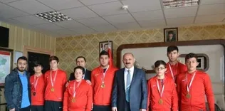 Halterci çocuklar Erzurum’u temsil edecek