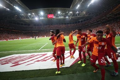 Yazarlardan Galatasaray yorumu
