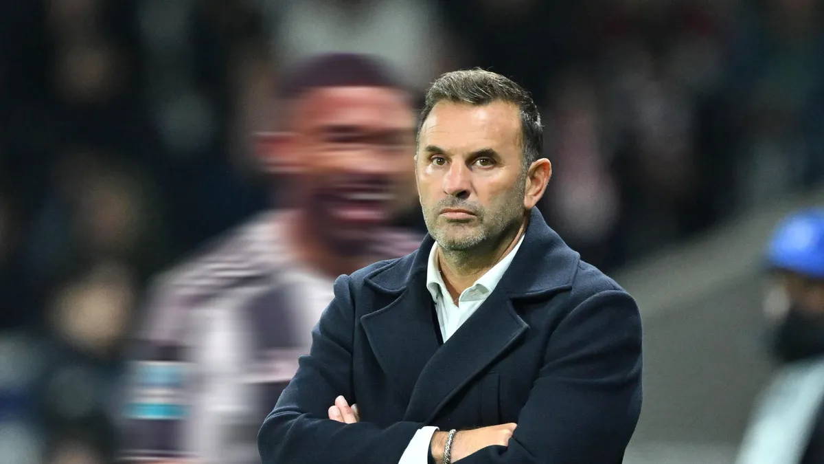 Galatasaray'a transfer şoku! Savunma hattında 1 numaralı hedefti