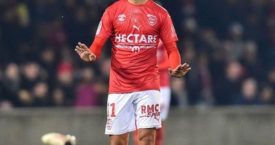 Galatasaray, Nimes'te forma giyen Teji Sanavier'i transfer etmek istiyor