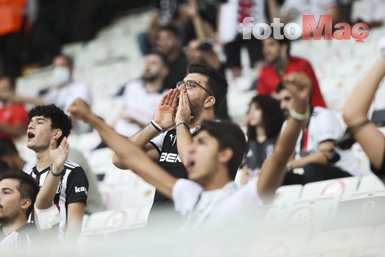 Son dakika spor haberleri: Beşiktaş Çaykur Rizespor maçında siyah-beyazlı taraftarlar 1.5 yıl aradan sonra tribünde yer aldı!