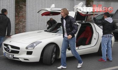 Fenerbahçeli Serdar Aziz’in arabası dudak uçuklattı! Aynısı Caner Erkin ve Arda Turan’da da var