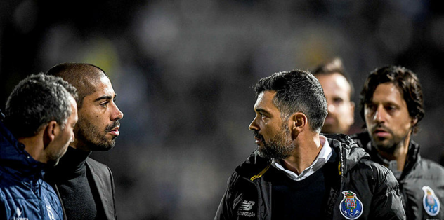 Porto Teknik Direktörü Conceiçao rakip teknik direktörü yumrukladı!