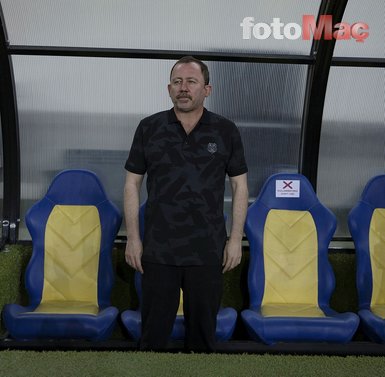 Sergen Yalçın istedi! Lens'in ardından o da gidiyor