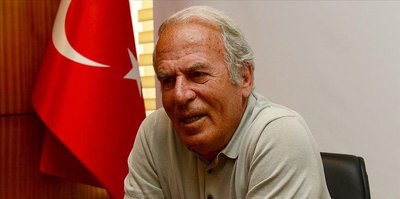Mustafa Denizli'nin Traktör Sazi'si seyirci sıralamasında zirvede