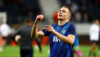 Szalai 11'e dönüyor!