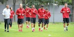 Benfica hazırlıkları başladı