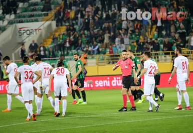 Akhisarspor - Ümraniyespor maçından kareler
