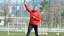 Altıparmak bekliyor