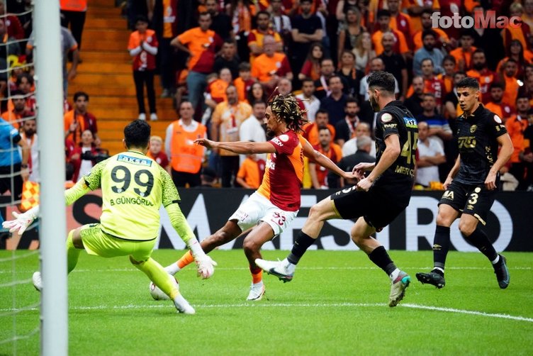Galatasaray'da imzalar peş peşe! 3 yıldız birden...