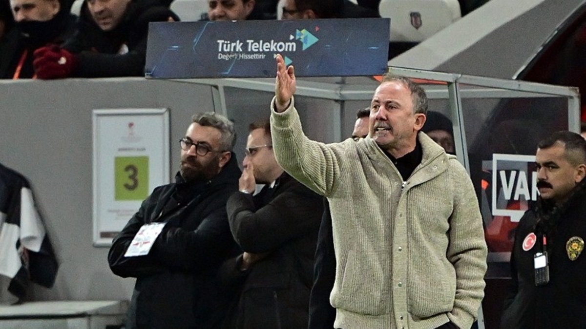 Sergen Yalçın'dan derbi sonrası hakem ve VAR tepkisi!