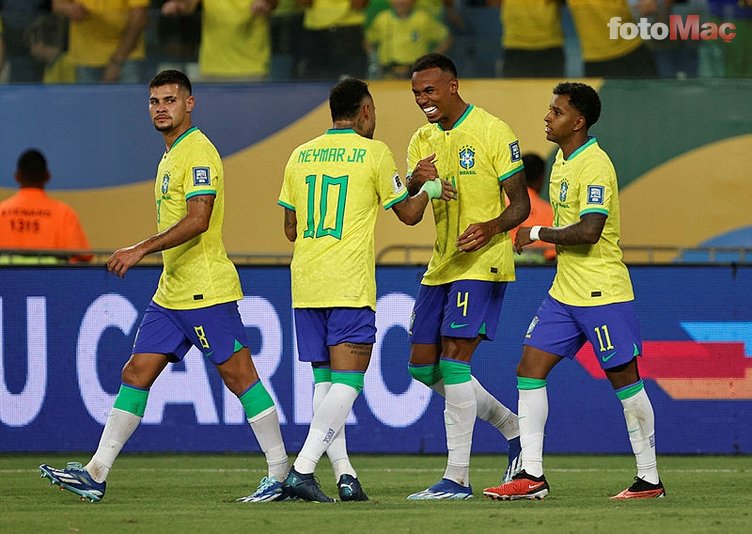 Brezilya-Venezuela maçında Neymar'ın kafasına patlamış mısır kutusu attılar!