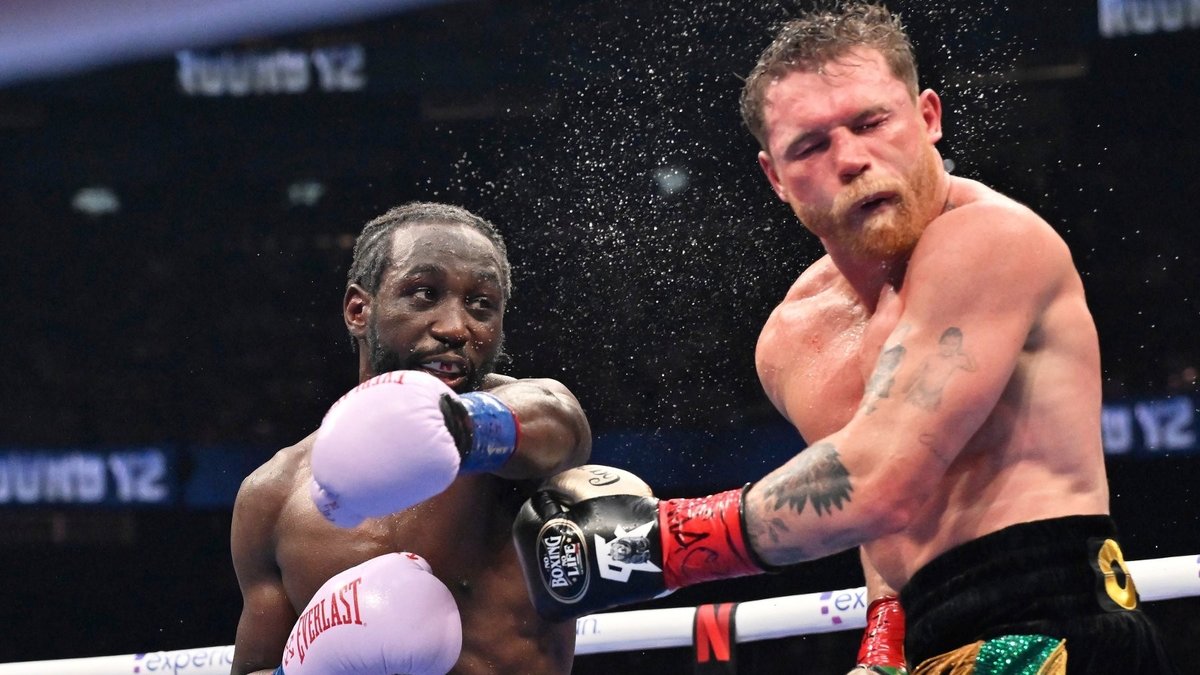 Terence Crawford Canelo’yu devirdi ve tarihe geçti