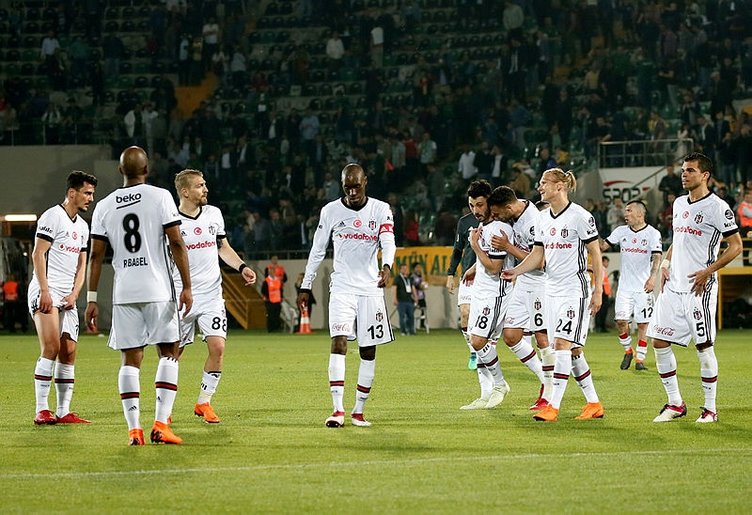 Beşiktaş, Atiba ile 1+1 yıllık anlaşma sağladı
