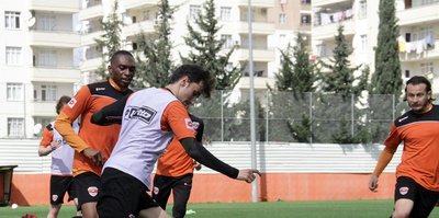 Adanaspor'da, hazırlıklar sürüyor