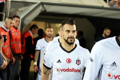 Beşiktaş Negredo ve Vagner Love’u gönderip eski golcüsünü alacak