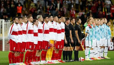Türkiye Norveç maçında şok sakatlık! Serdar Aziz devam edemedi