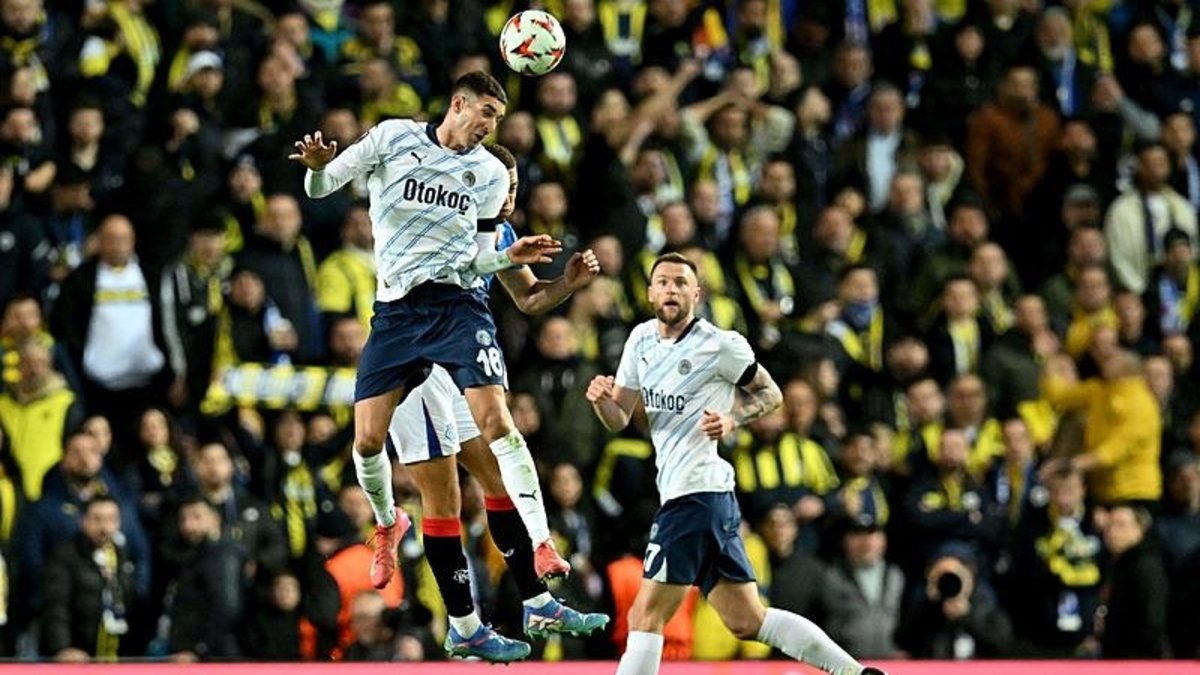 Fenerbahçe'de Mert Müldür sakatlandı! Fenerbahçe'de Mert Müldür sakatlandı!