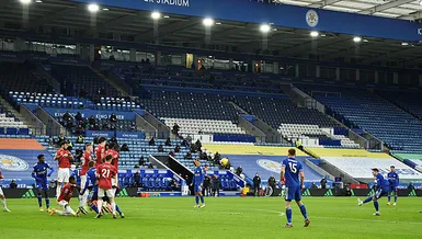 Son dakika: Premier Lig'e corona virüsü arası!