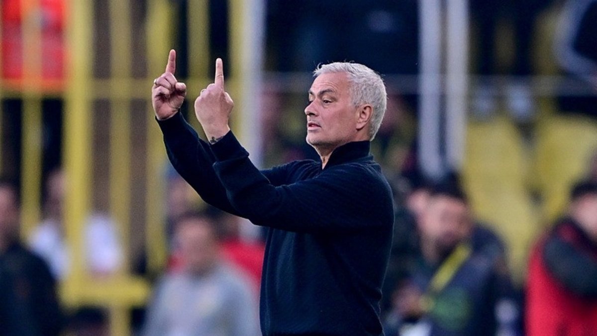 Jose Mourinho'dan flaş şampiyonluk açıklaması! Her halükarda 2. bitireceğiz Jose Mourinho'dan flaş şampiyonluk açıklaması! Her halükarda 2. bitireceğiz