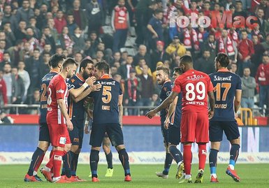 Ahmet Çakar: Allah cezanızı versin!