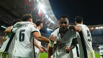 Beşiktaş 4-1 Marsilya (MAÇTAN KARELER)
