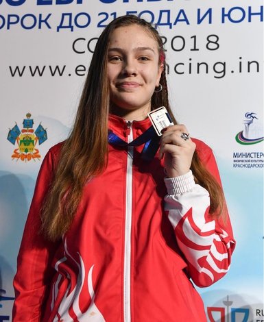 Deniz Selin Ünlüdağ eskrimde Avrupa şampiyonu oldu