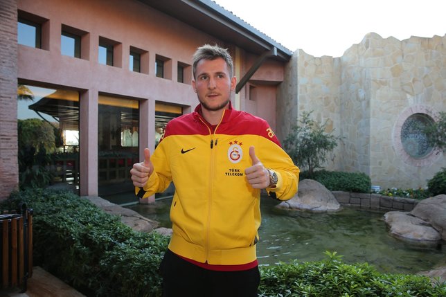 Eski Galatasaraylı İzet Hajrovicten Fenerbahçeye 2 gol!