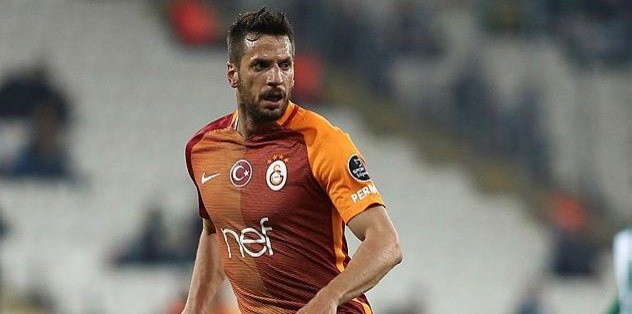 Hakan bırakıyor