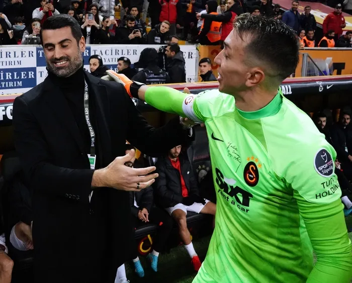 Fernando Muslera ile Volkan Demirel Galatasaray - Hatayspor maçı öncesi bir araya geldi! - 1